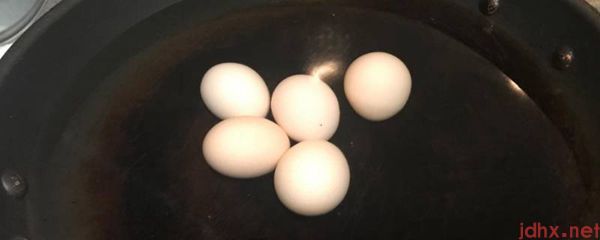 带壳鸡蛋要煮多久才熟(图1)