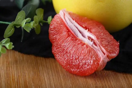 柚子肉煮水喝有什么功效和作用3