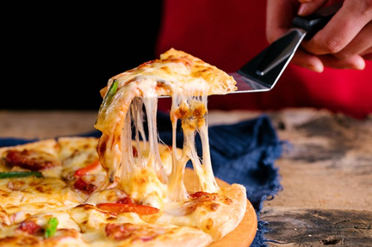 披萨拉丝的东西是奶酪还是芝士1